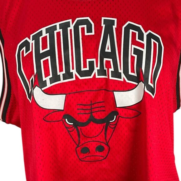Chicago Bulls Women’s Cropped Jersey Size XL New Without Tag NBA Ultra Game Red - Picture 12 of 16